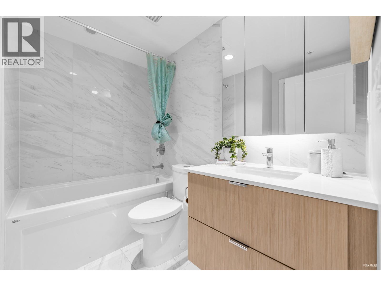 519 3699 Sexsmith Road Property Photo 22