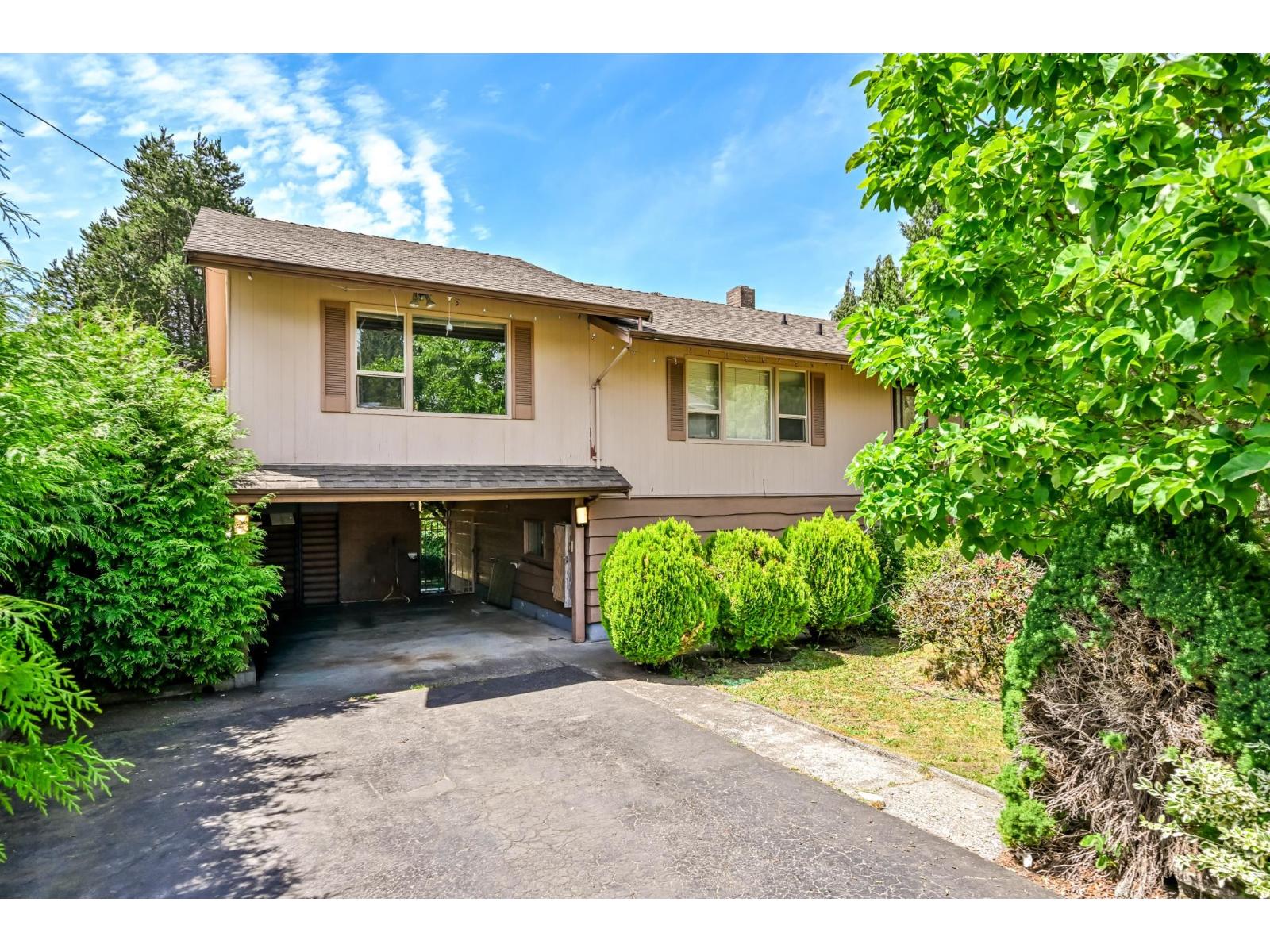 10207 127 Street Property Photo 1