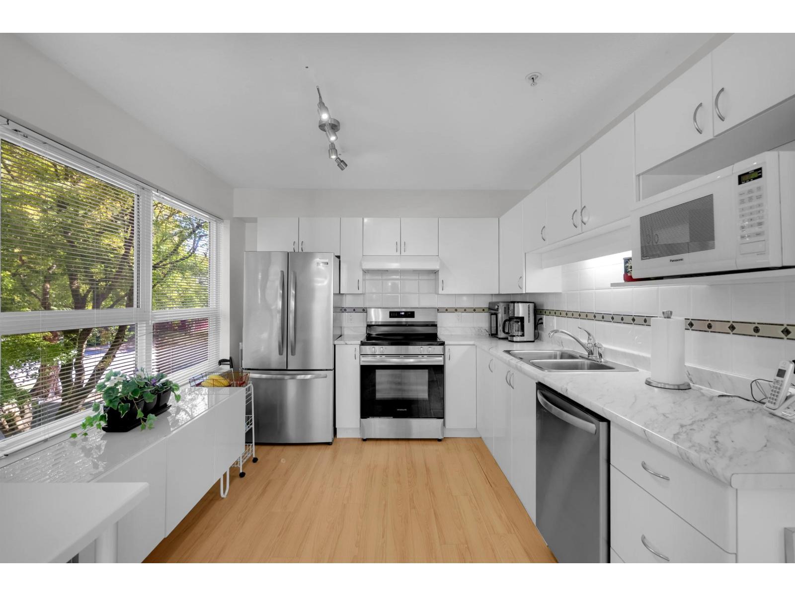 206 9668 148 Street Property Photo 11