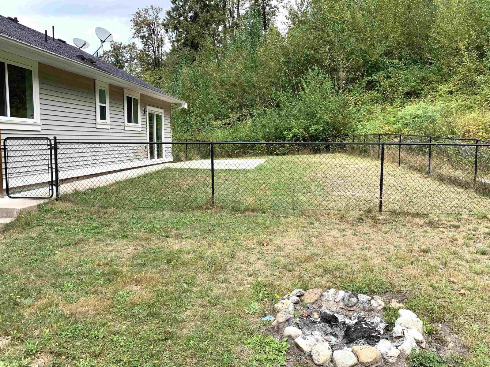 10710 Sylvester Road Property Photo 11