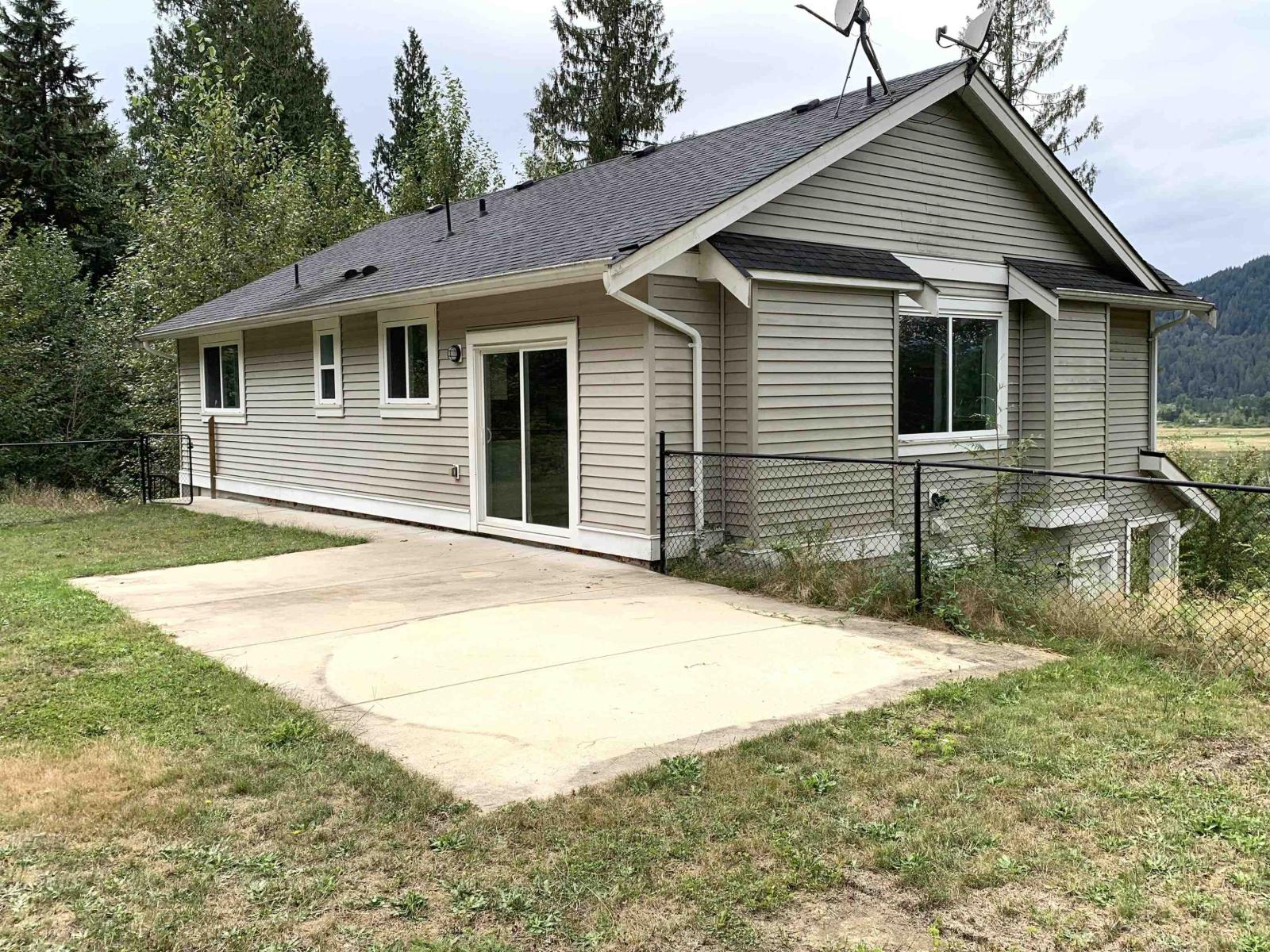 10710 Sylvester Road Property Photo 14