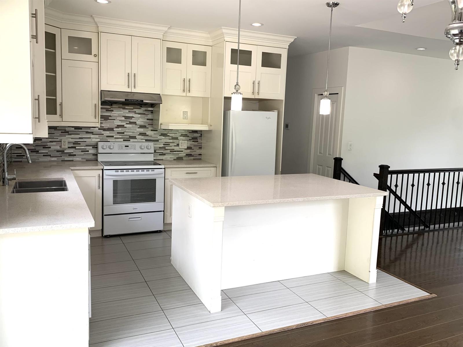 10710 Sylvester Road Property Photo 16