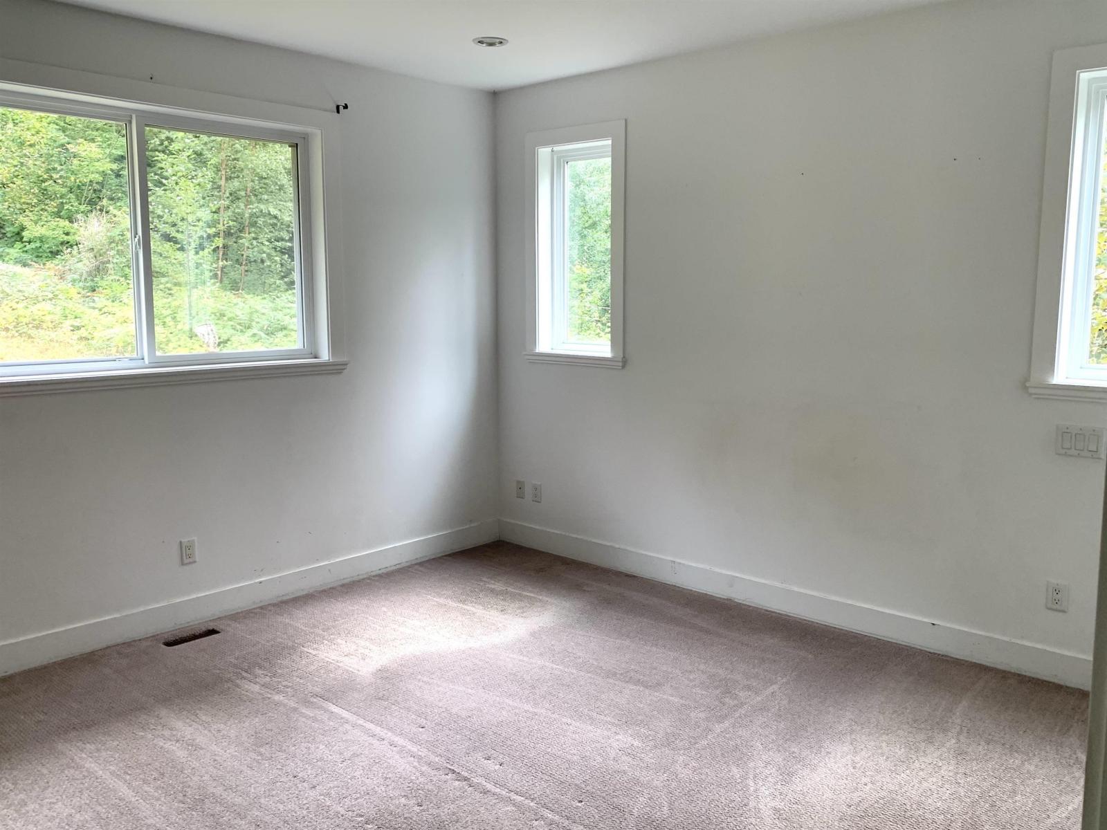 10710 Sylvester Road Property Photo 23