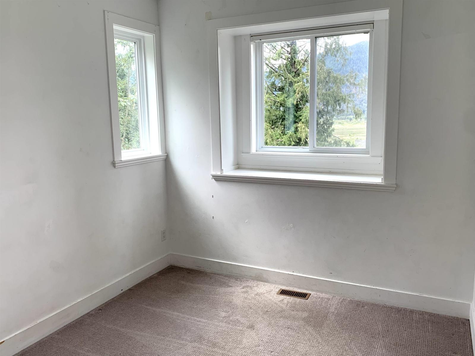 10710 Sylvester Road Property Photo 27