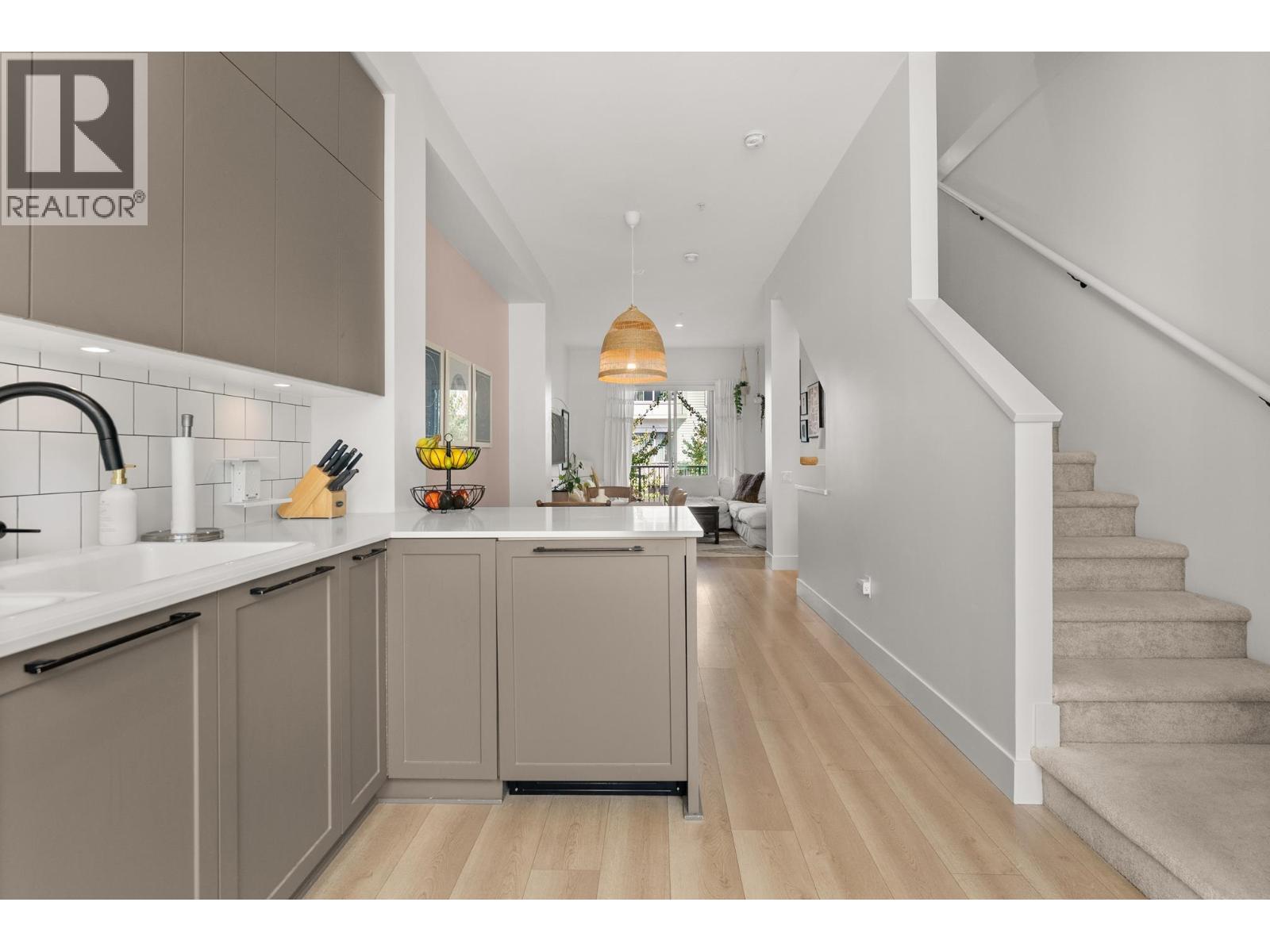 81 4638 Orca Way Property Photo 13