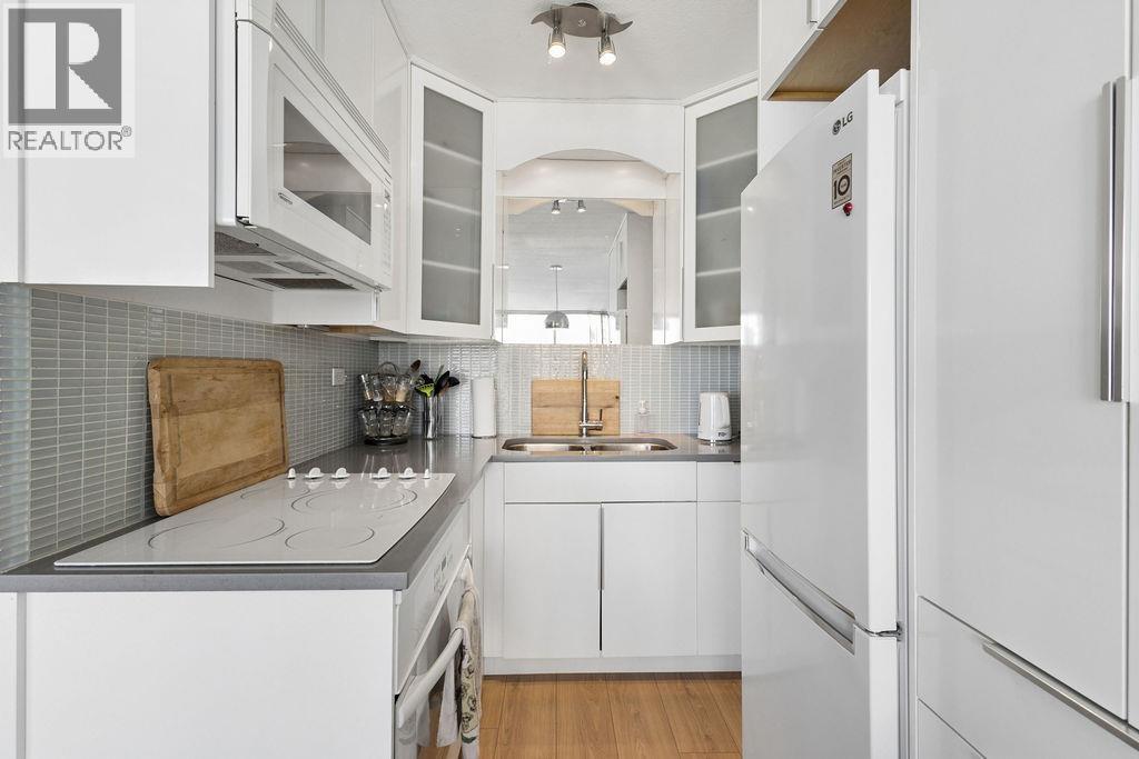 1503 1251 Cardero Street Property Photo 14