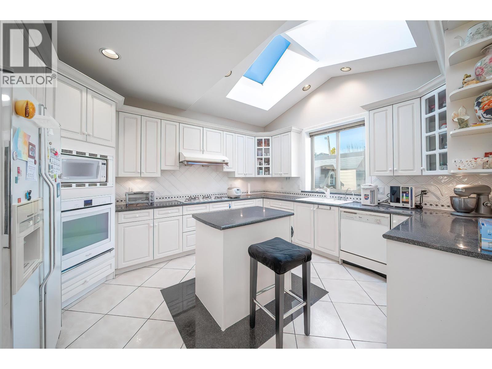 8671 Saunders Road Property Photo 4