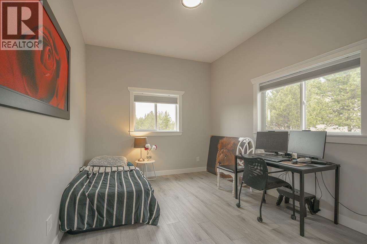5593 Lakeside Court Property Photo 20