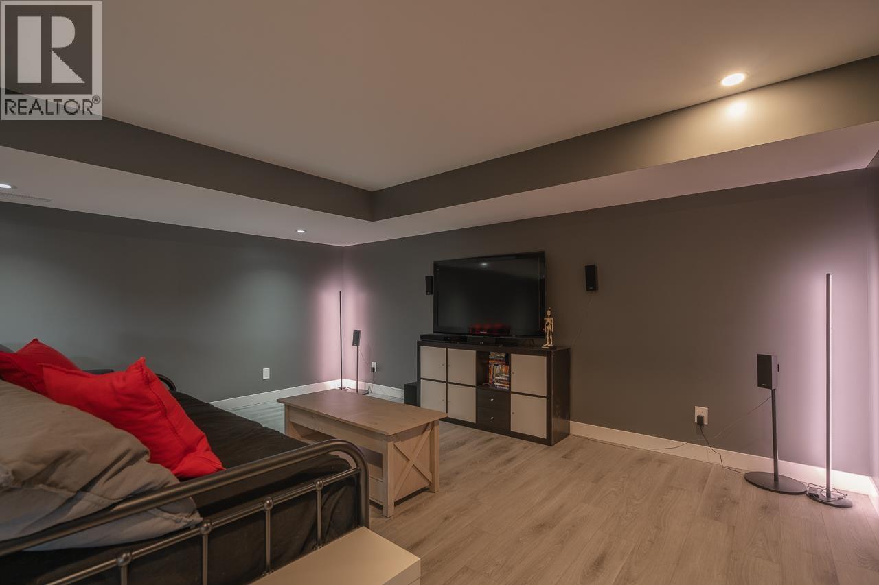 5593 Lakeside Court Property Photo 25