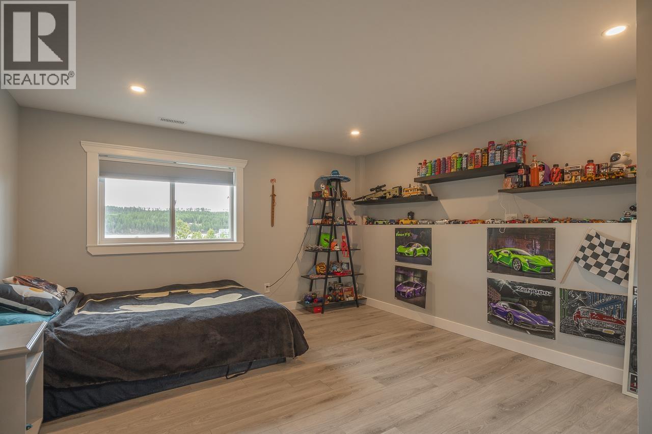 5593 Lakeside Court Property Photo 27