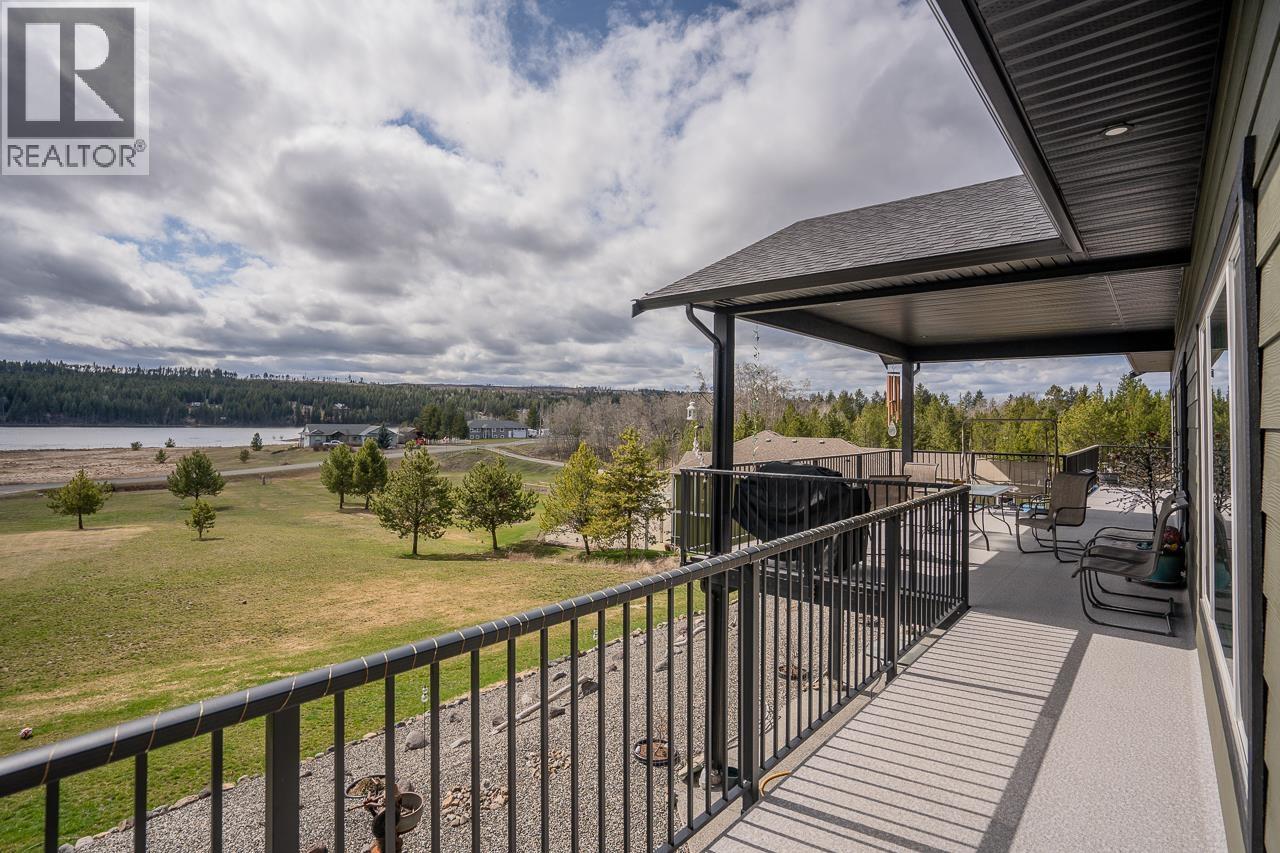 5593 Lakeside Court Property Photo 32