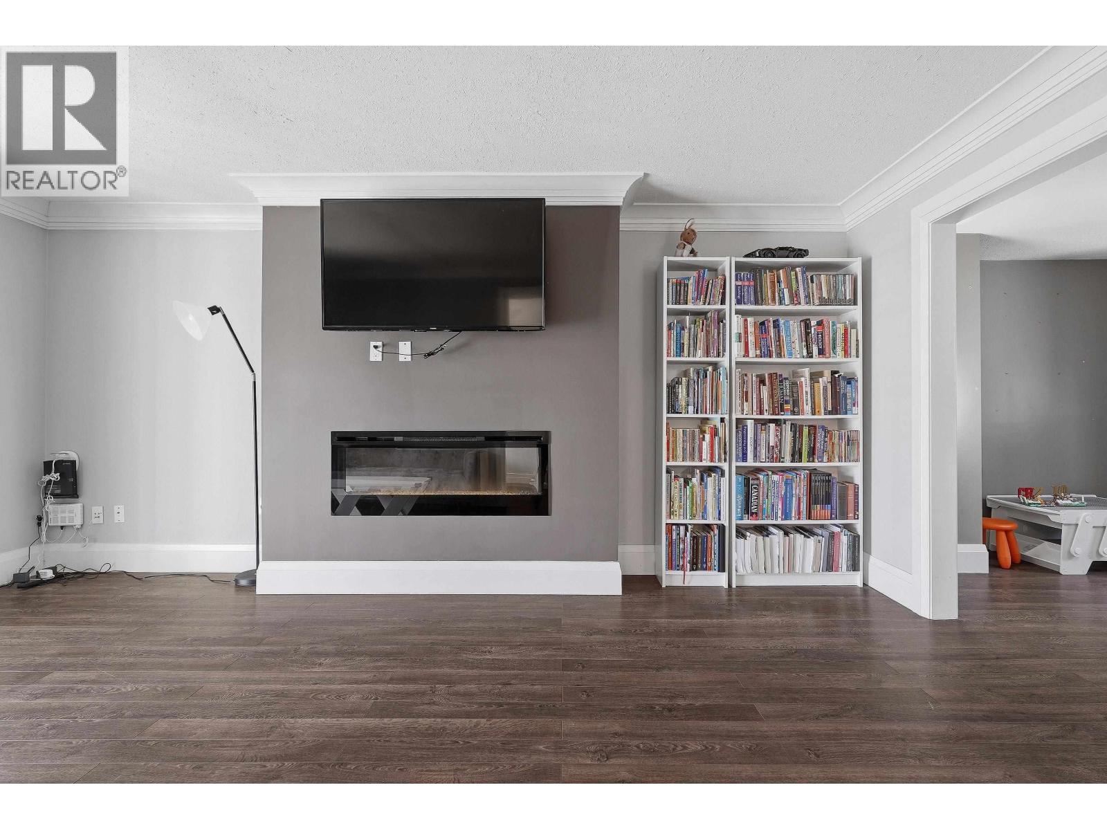 23423 Sandpiper Avenue Property Photo 4
