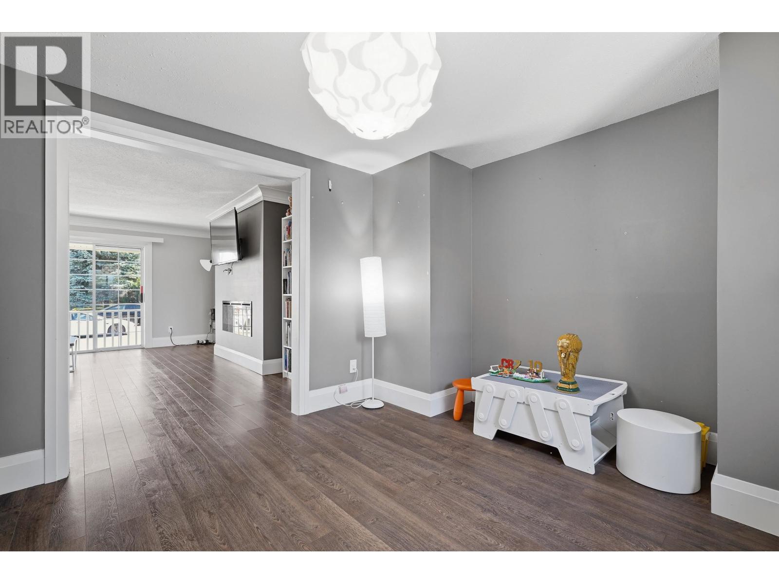 23423 Sandpiper Avenue Property Photo 7