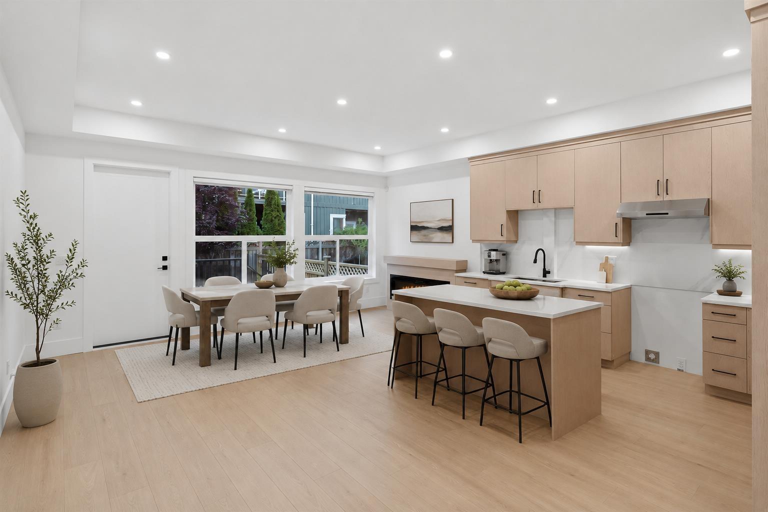 101 12873 Marine Drive Property Photo 8