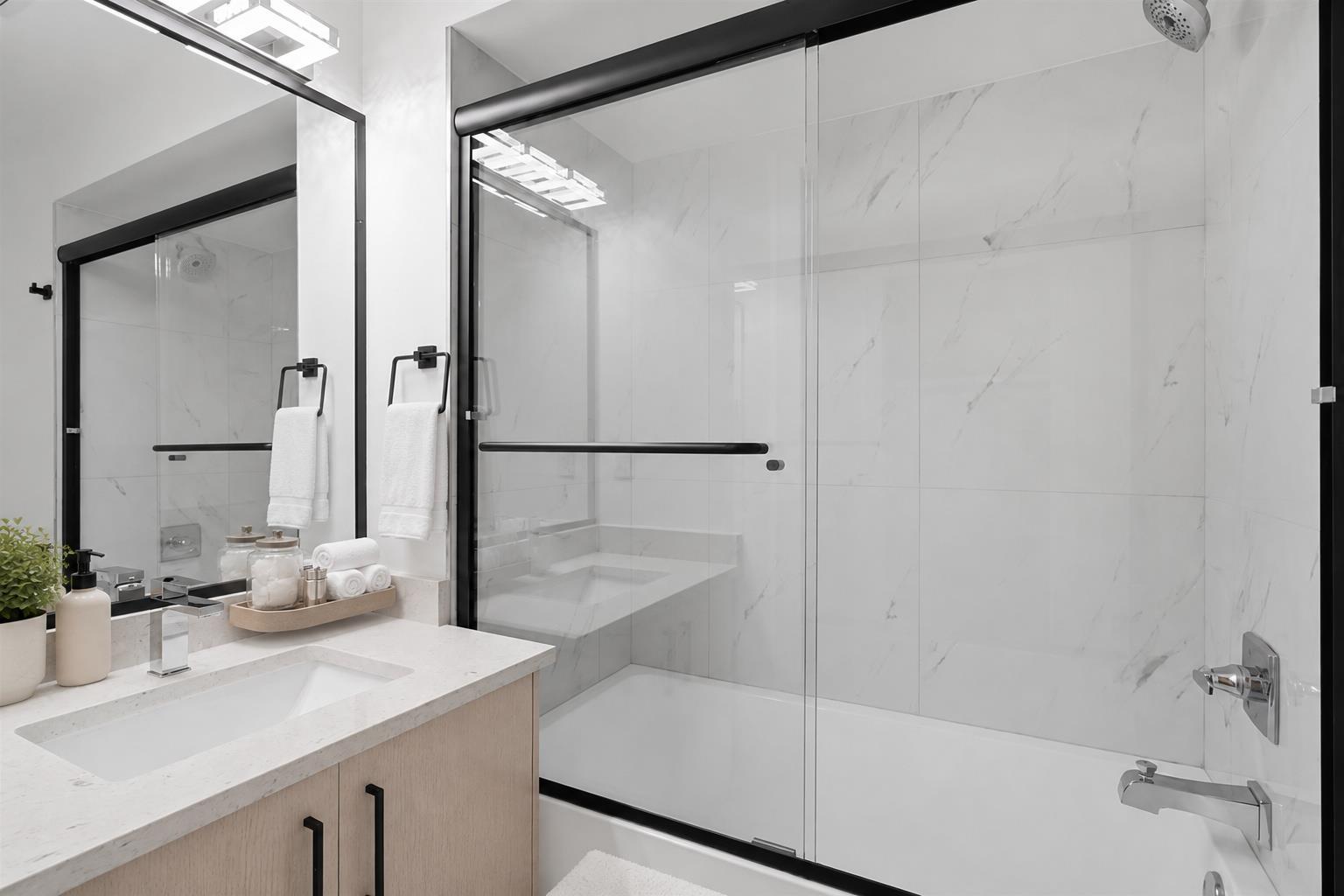 101 12873 Marine Drive Property Photo 17