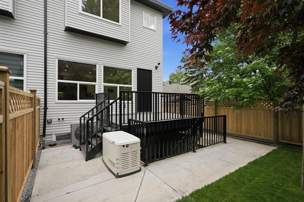 101 12873 Marine Drive Property Photo 28