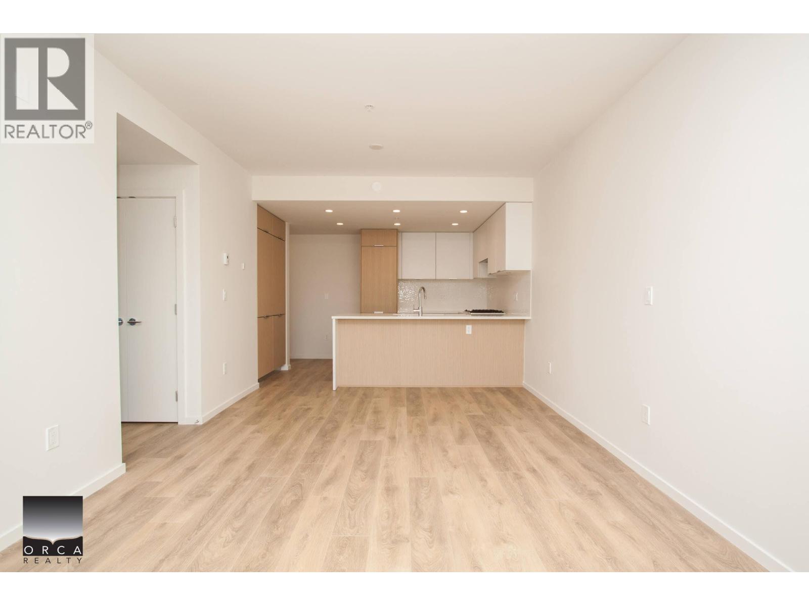 311 5080 Quebec Street Property Photo 7