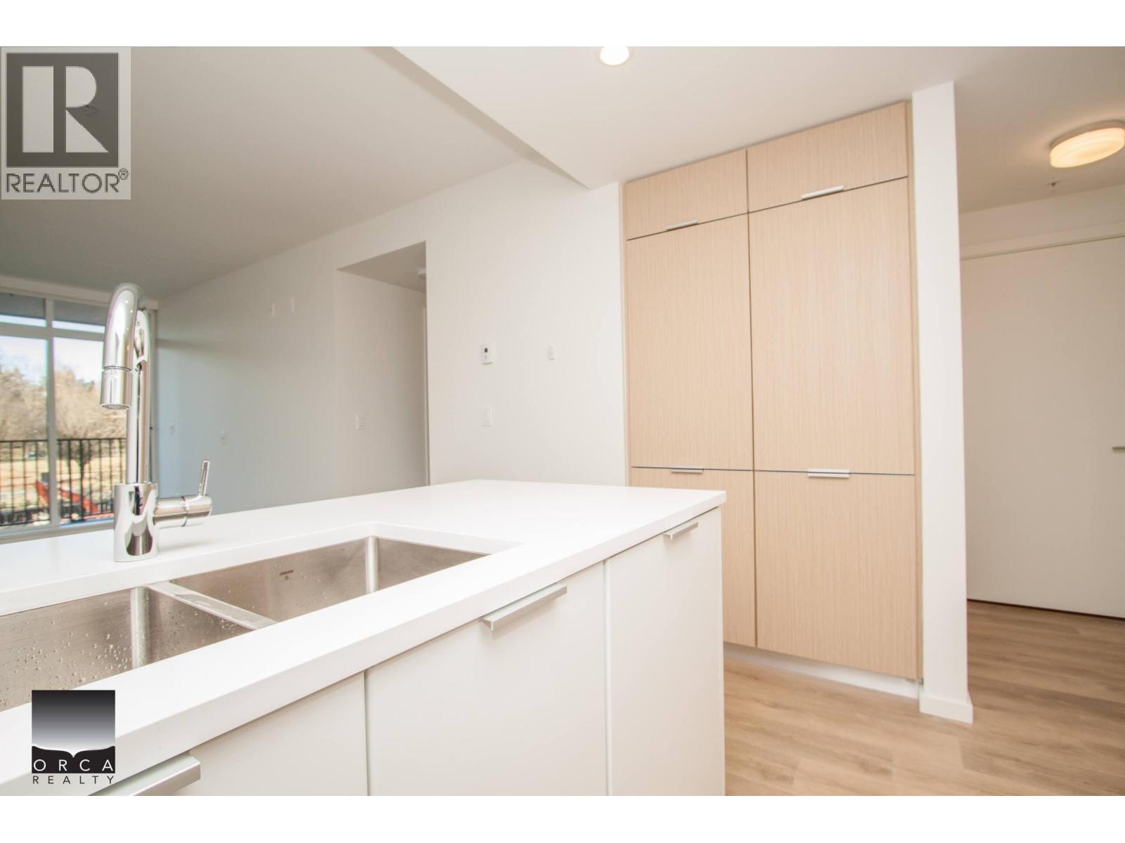 311 5080 Quebec Street Property Photo 11