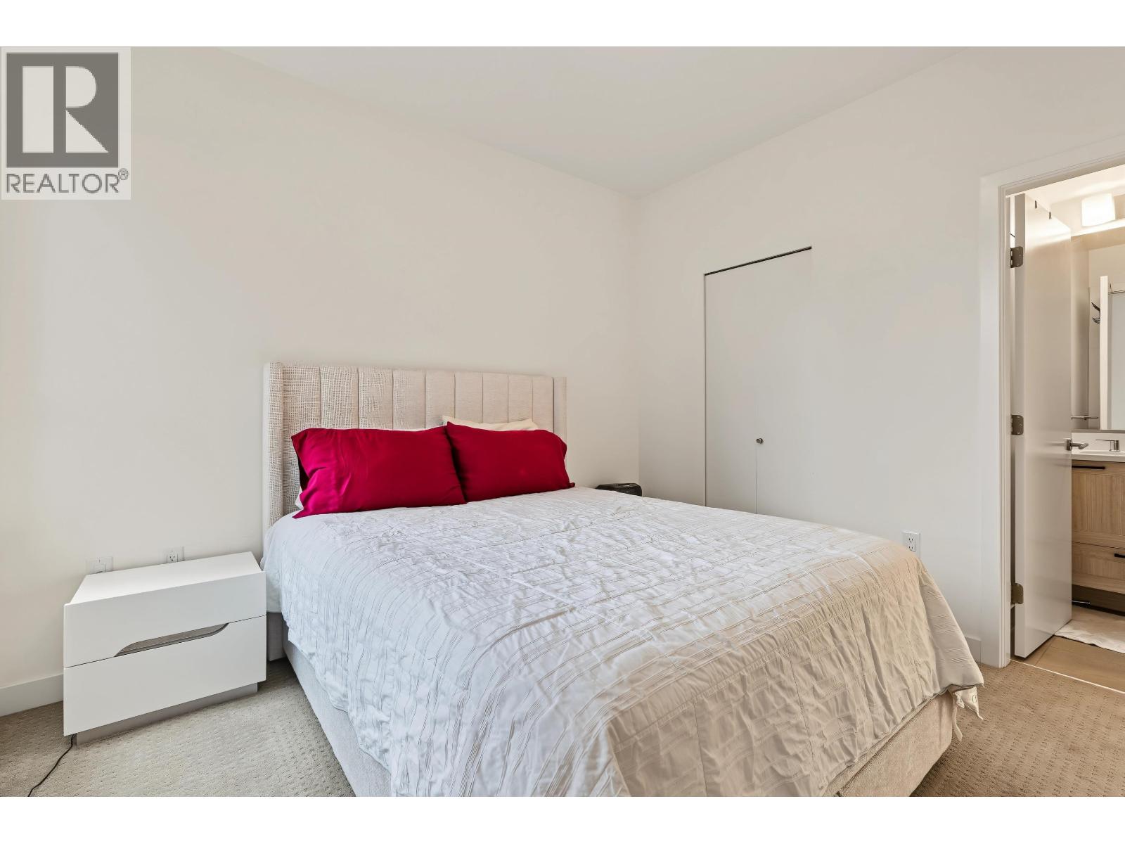 218 7169 14th Avenue Property Photo 10