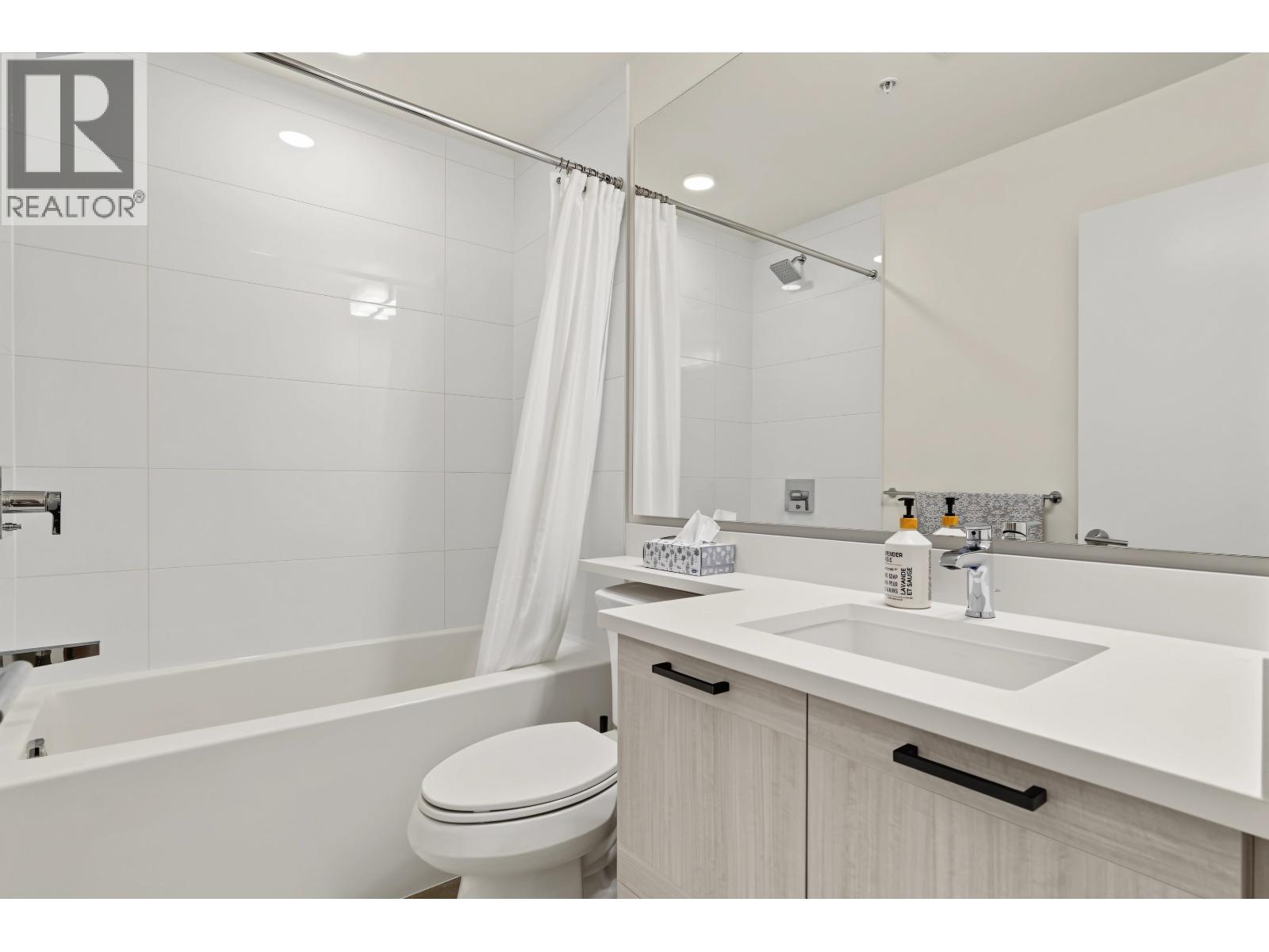 218 7169 14th Avenue Property Photo 15