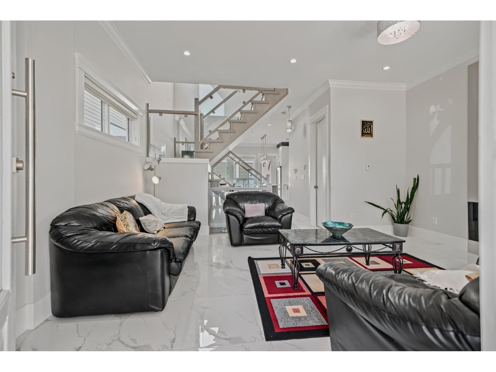 13045 59 Avenue Property Photo 4