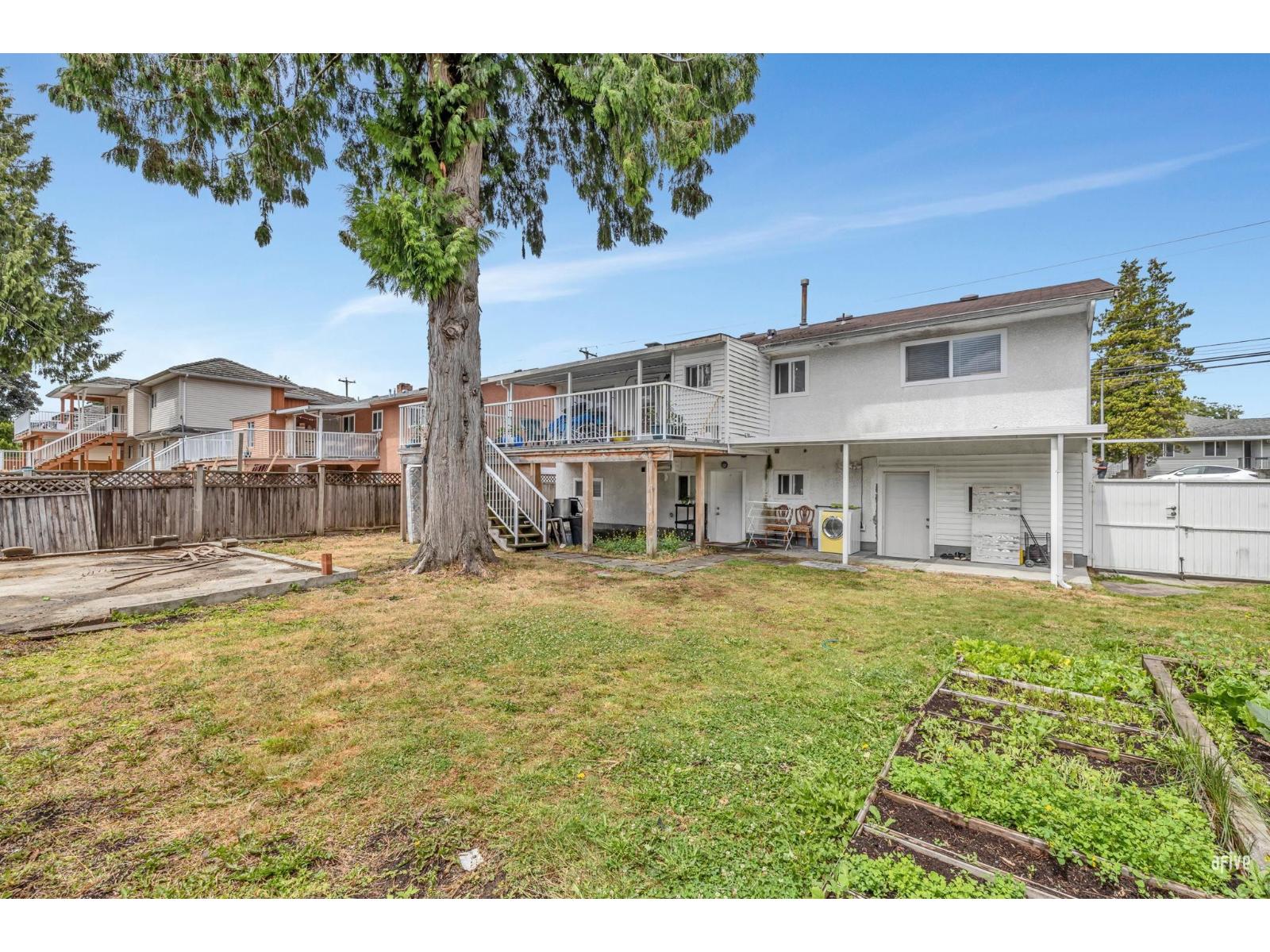11786 86 Avenue Property Photo 2