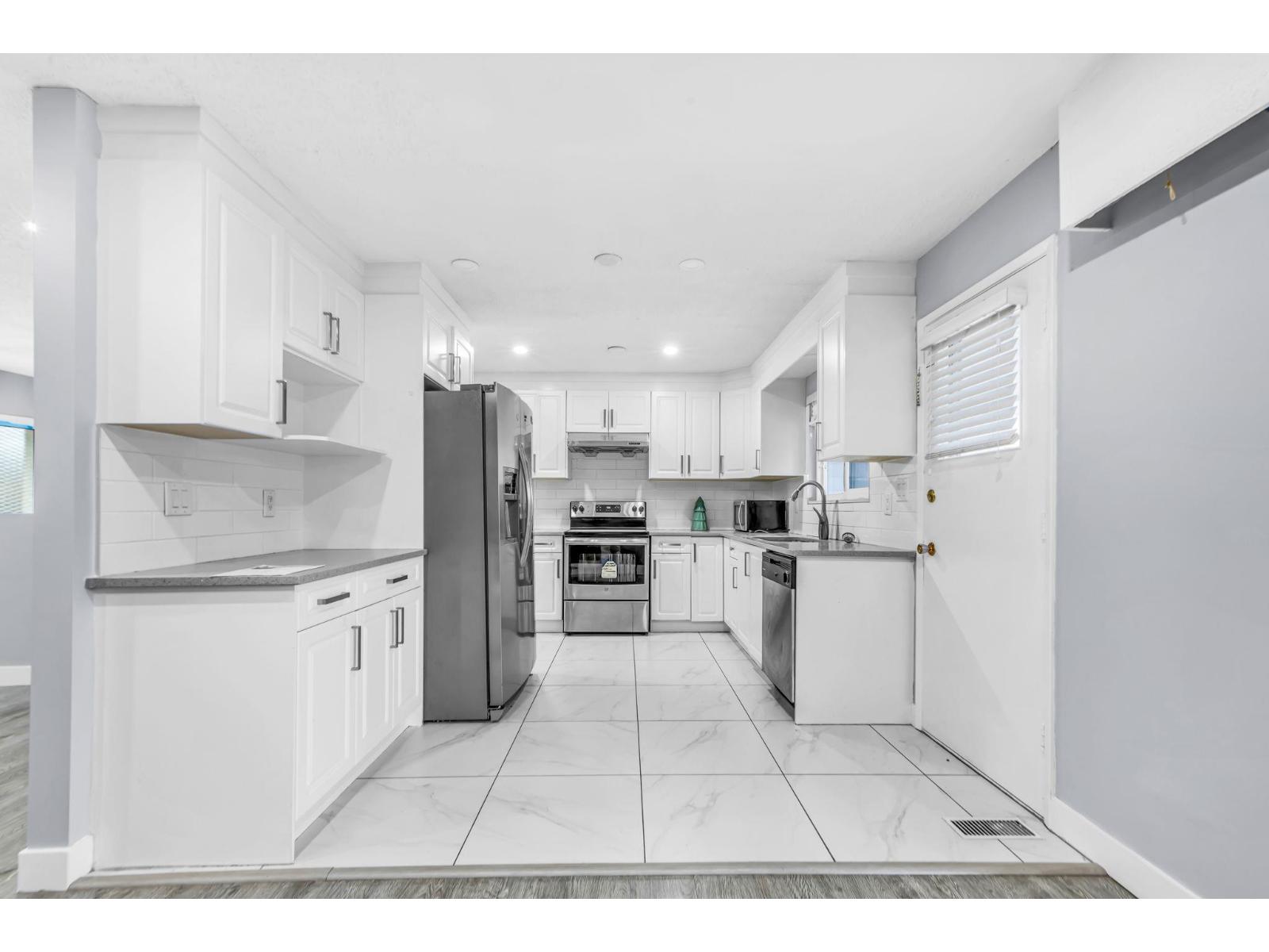 11786 86 Avenue Property Photo 11