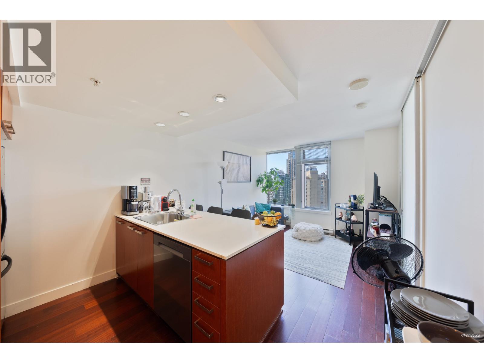 2204 1255 Seymour Street Property Photo 14