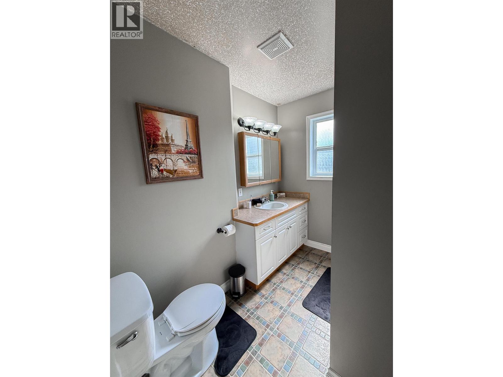 4970 Easzee Drive Property Photo 14