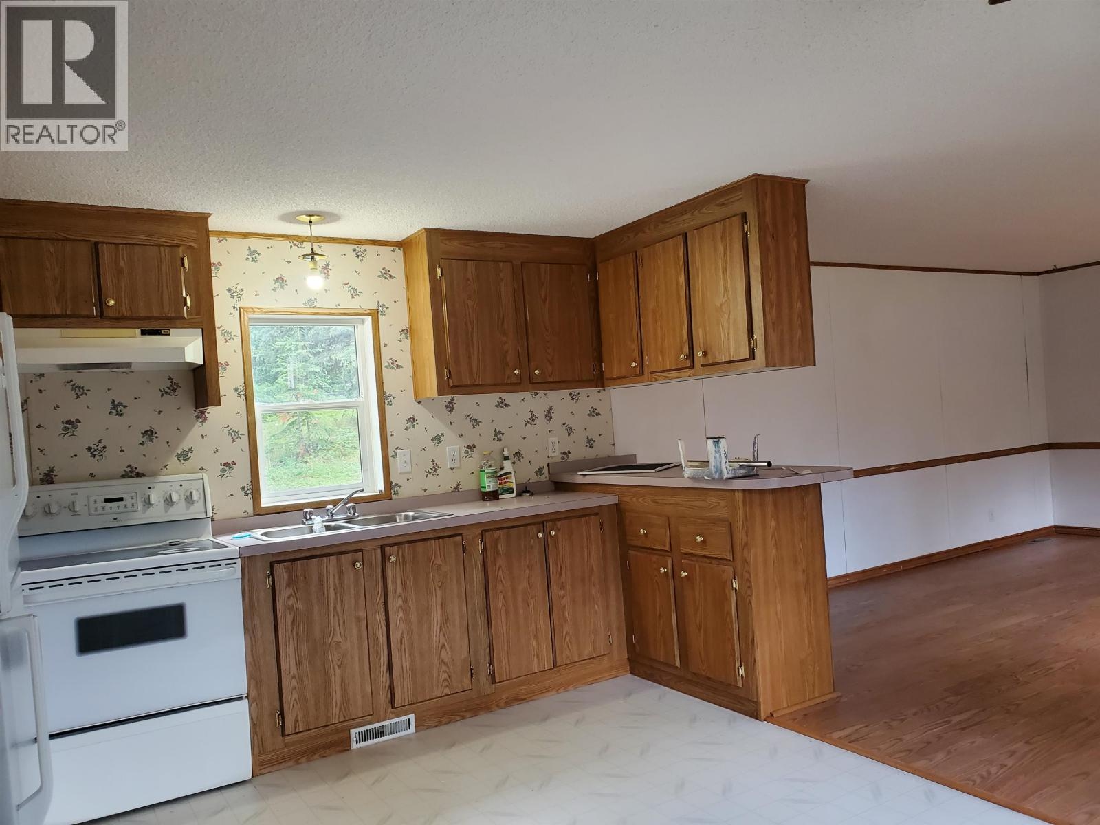 2630 Roberta Road Property Photo 9