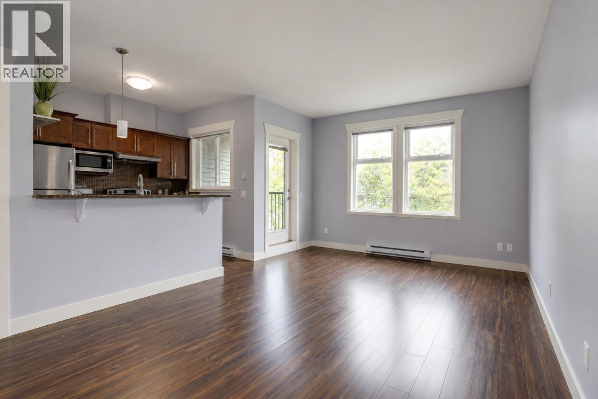 12 6538 Elgin Avenue Property Photo 7