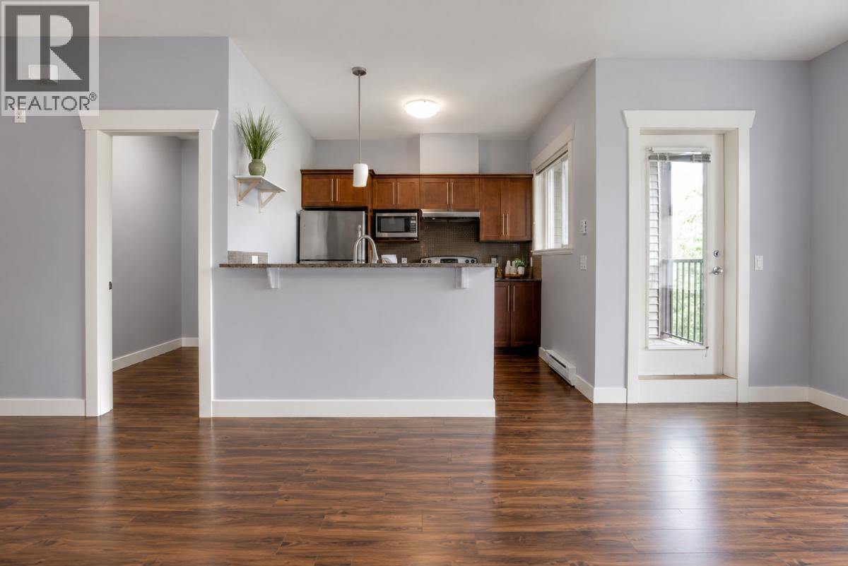 12 6538 Elgin Avenue Property Photo 9