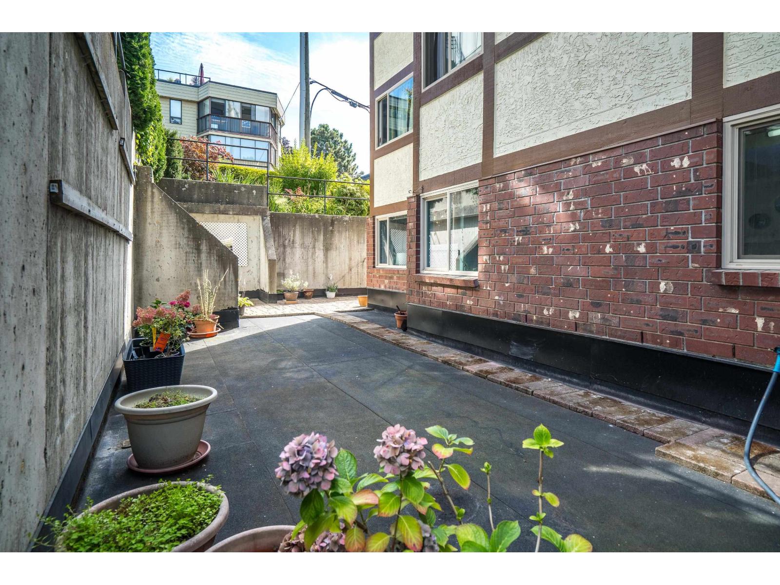 102 1368 Foster Street Property Photo 29