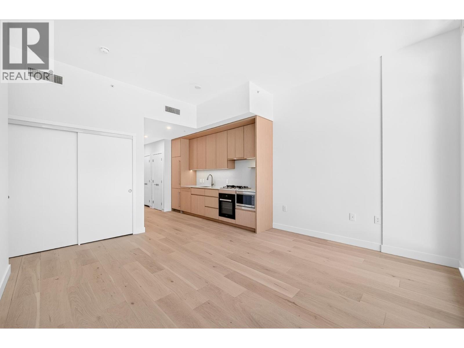 116 5212 Cambie Street Property Photo 12