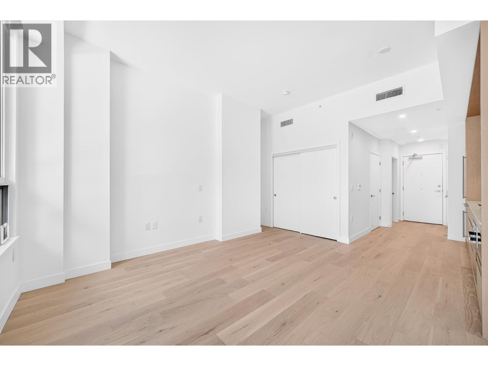 116 5212 Cambie Street Property Photo 14