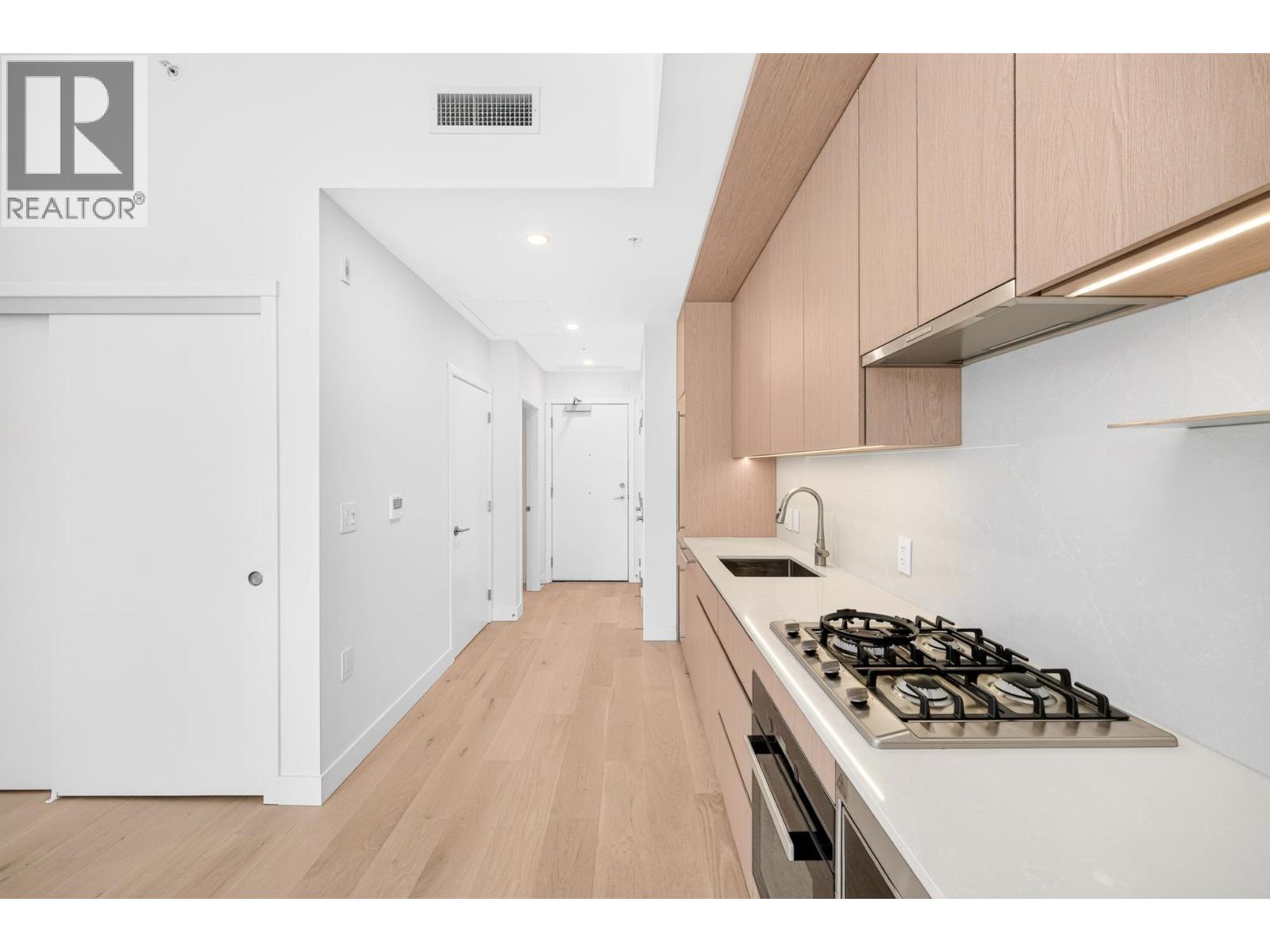 116 5212 Cambie Street Property Photo 16