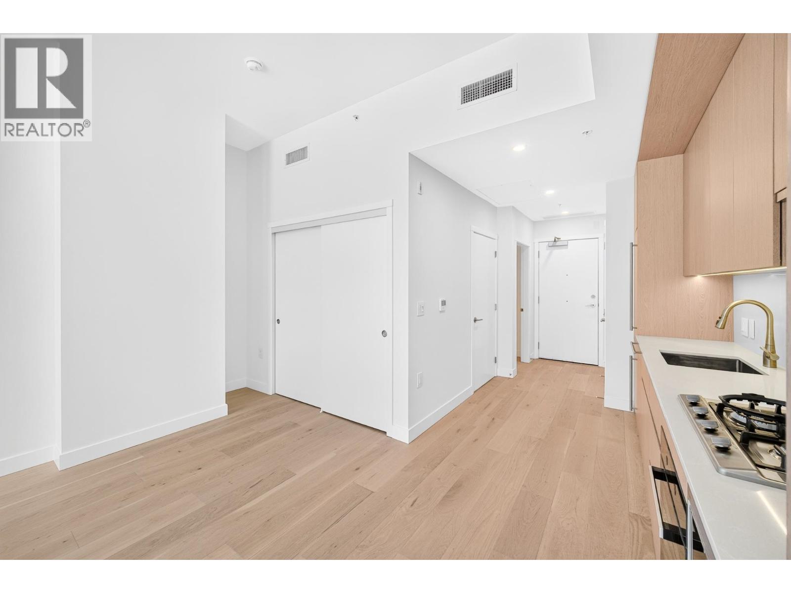 116 5212 Cambie Street Property Photo 17