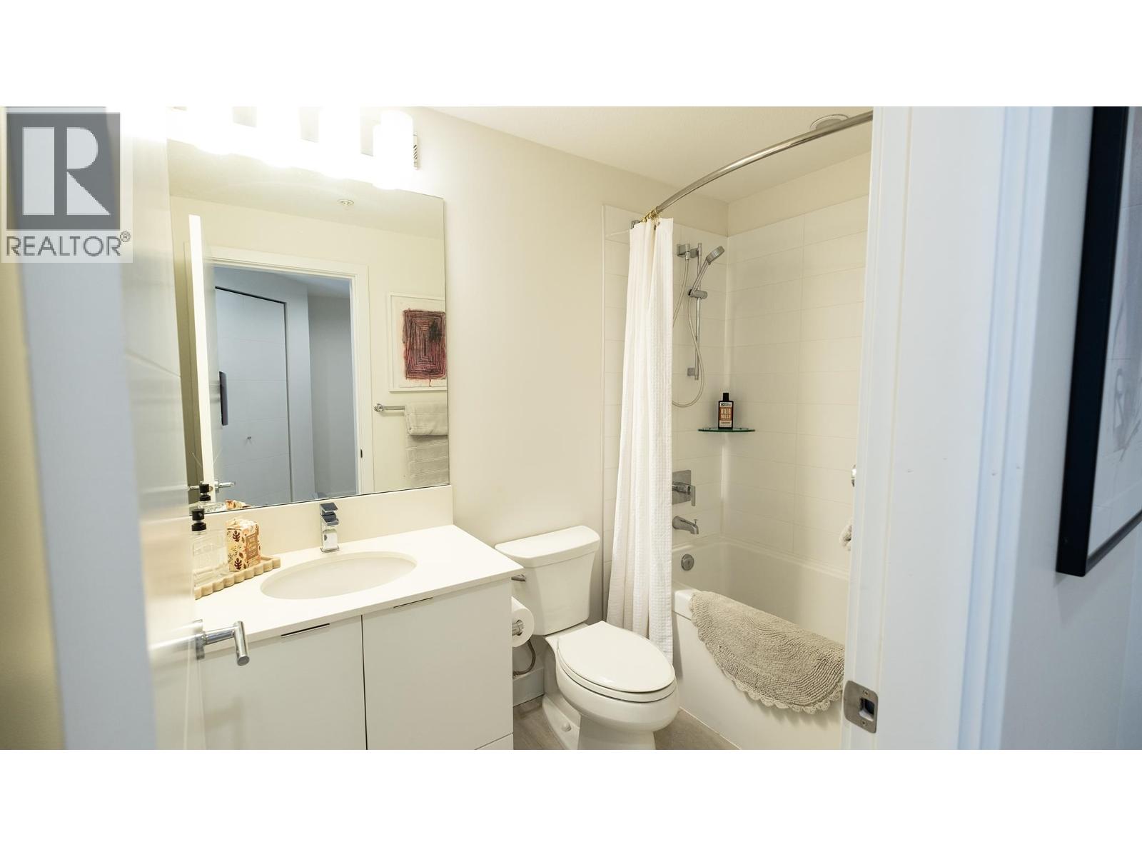409 719 W 3rd Street Property Photo 25