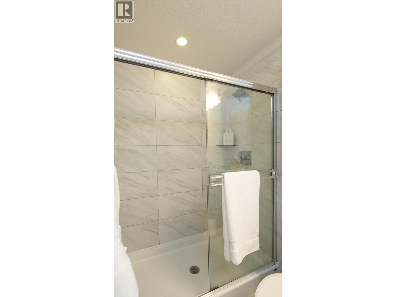 409 719 W 3rd Street Property Photo 28