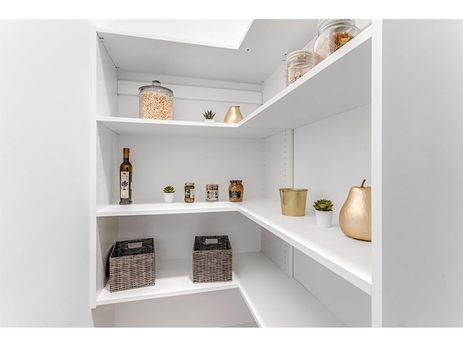 11 7946 204 Street Property Photo 15