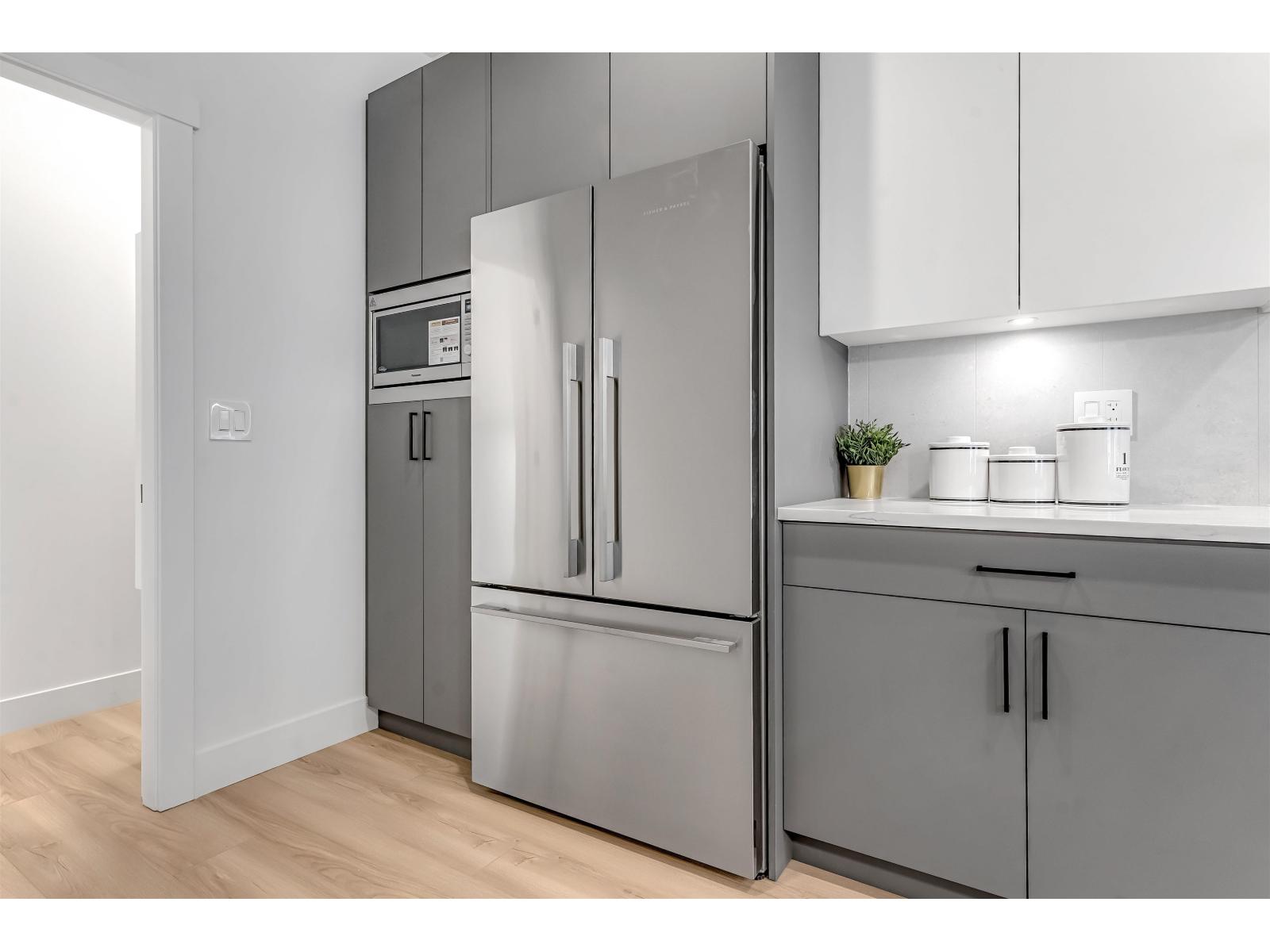 11 7946 204 Street Property Photo 17