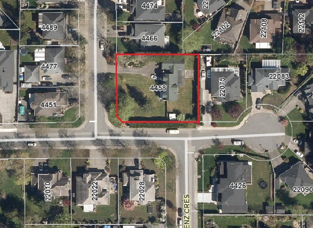 4458 Benz Crescent Property Photo 3