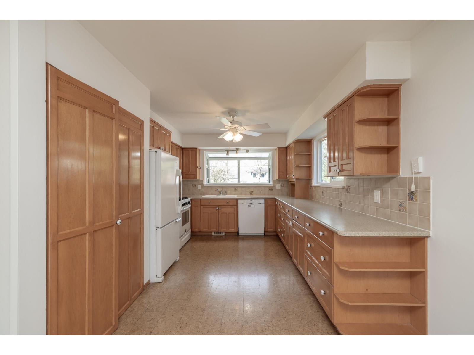4458 Benz Crescent Property Photo 13