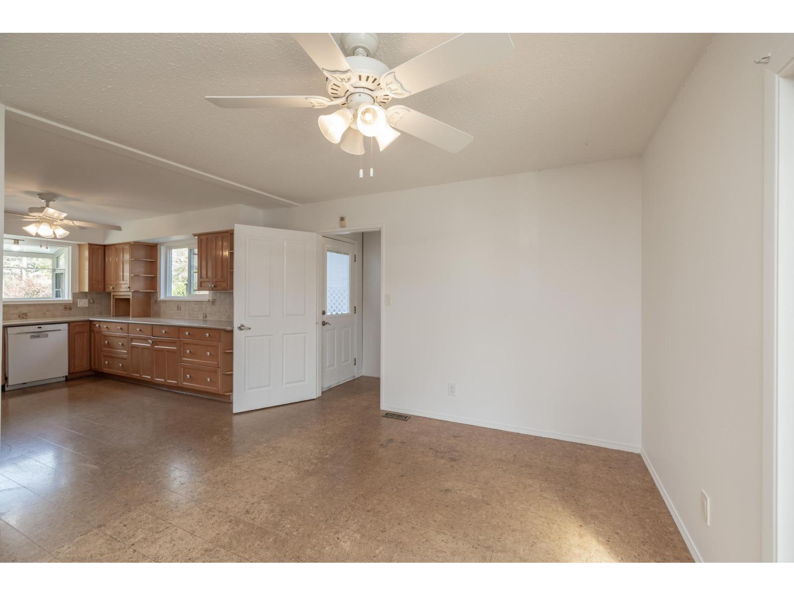 4458 Benz Crescent Property Photo 17