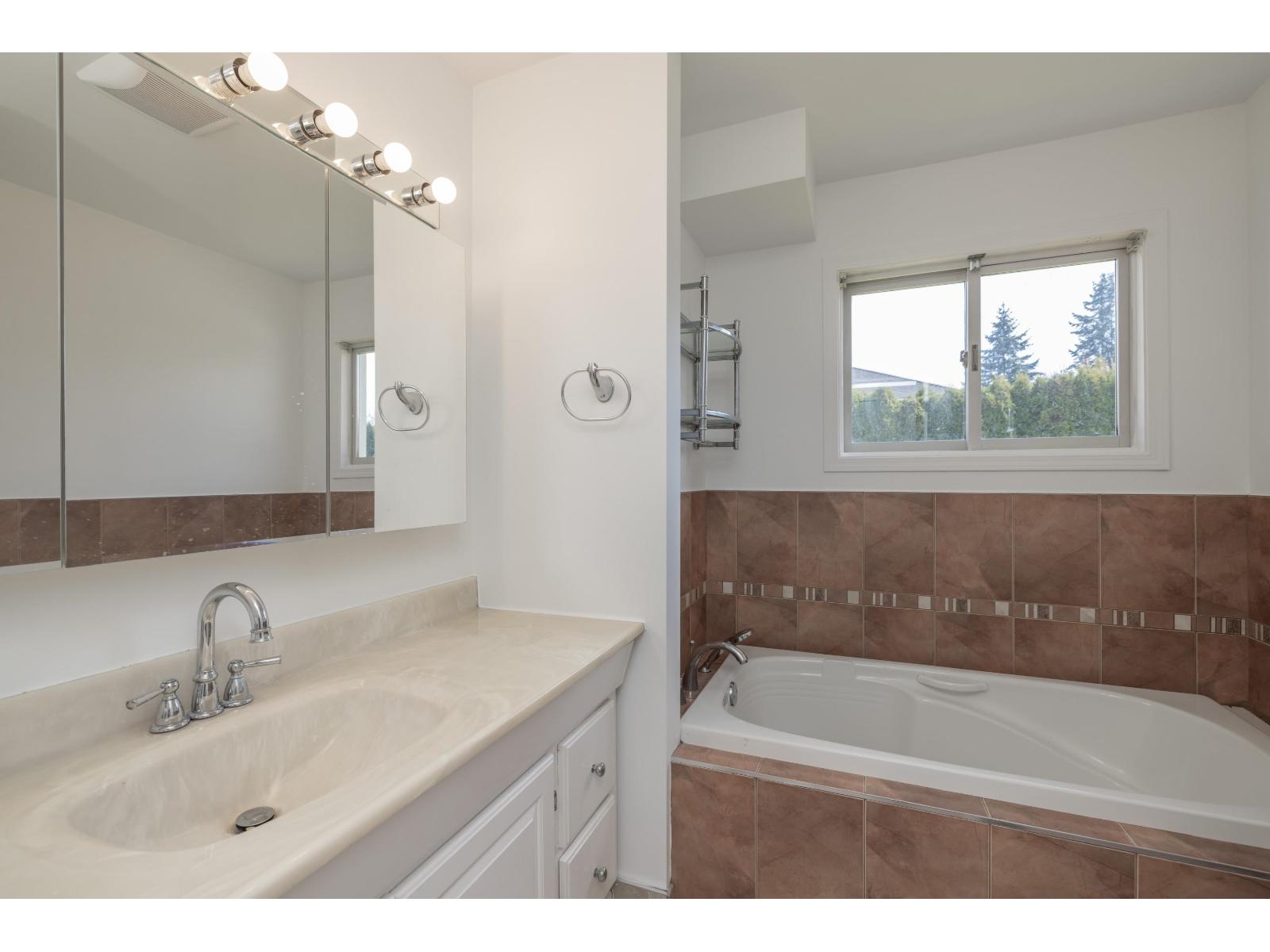 4458 Benz Crescent Property Photo 20