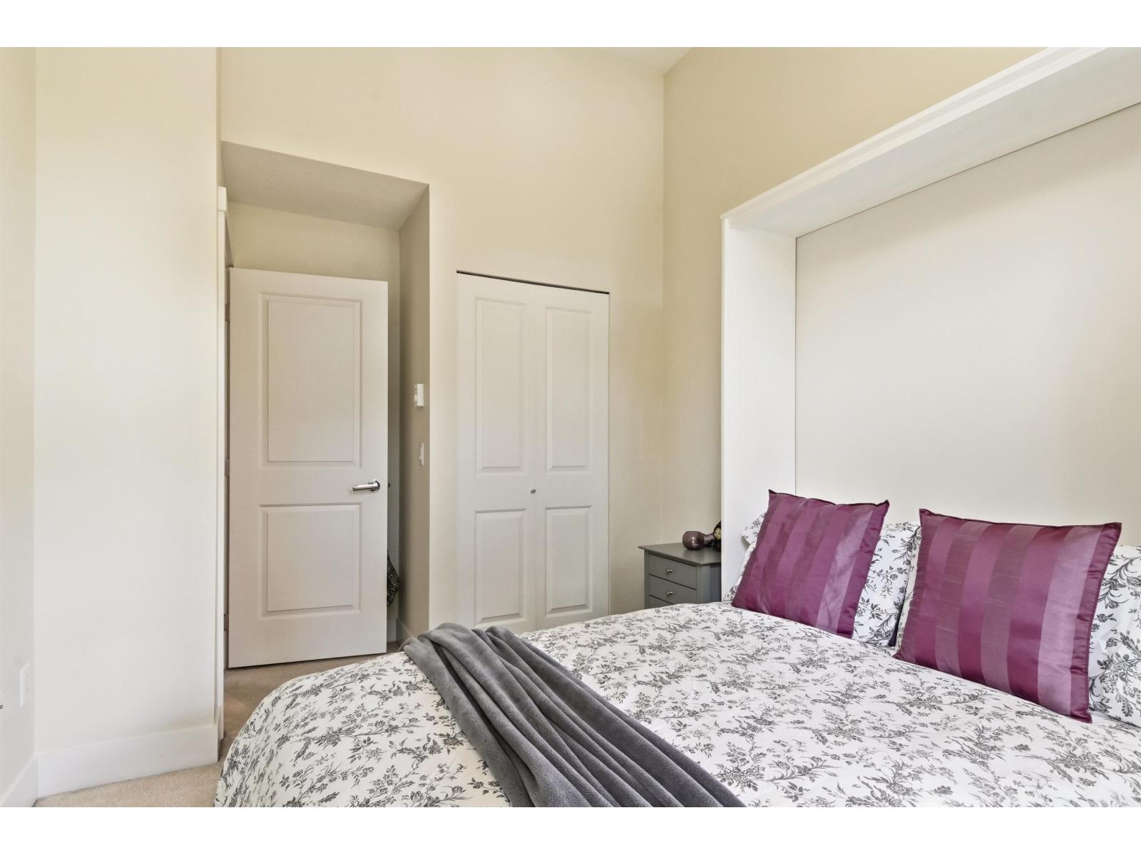 20 3399 151st Street Property Photo 16