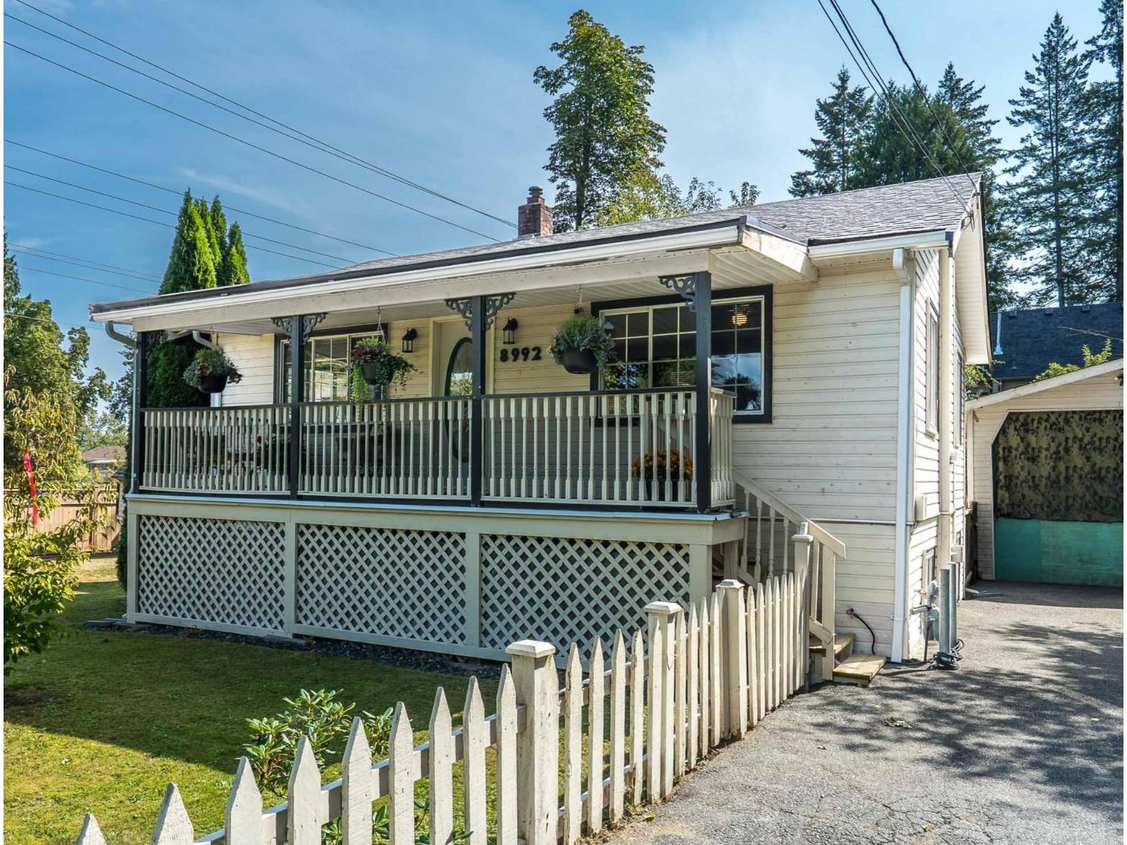 8992 Royal Street Property Photo 2