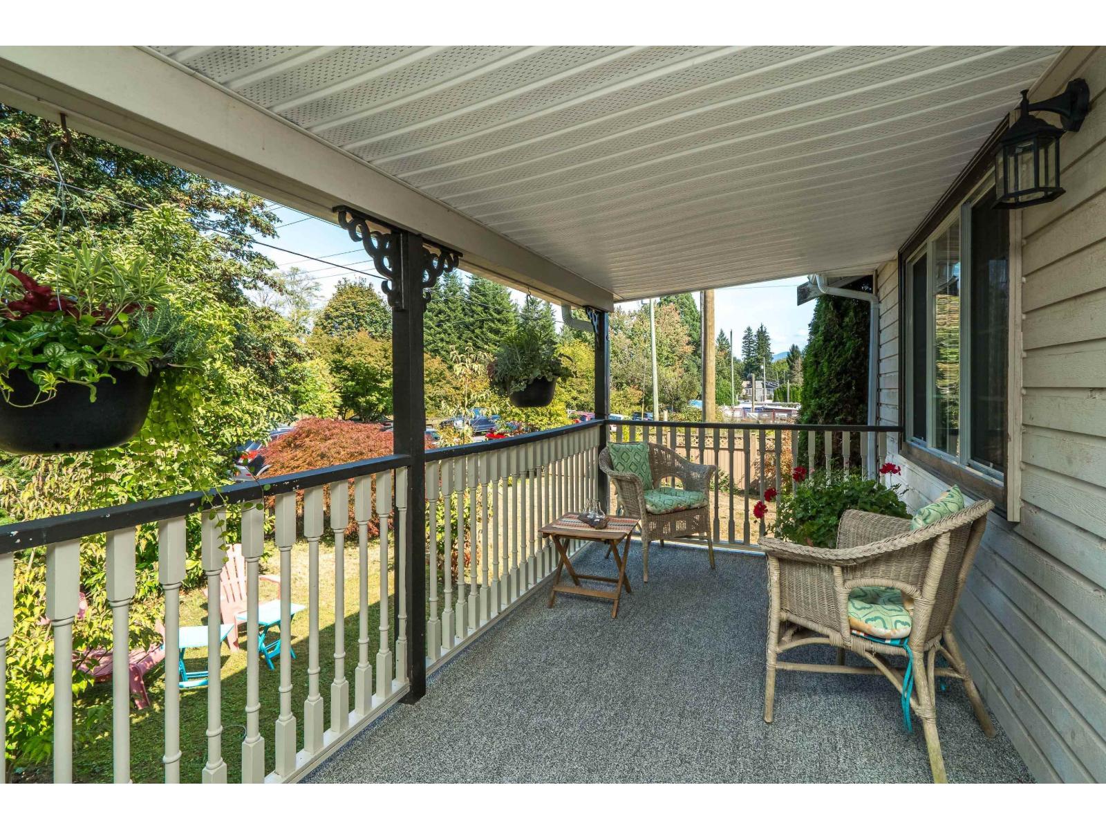 8992 Royal Street Property Photo 3