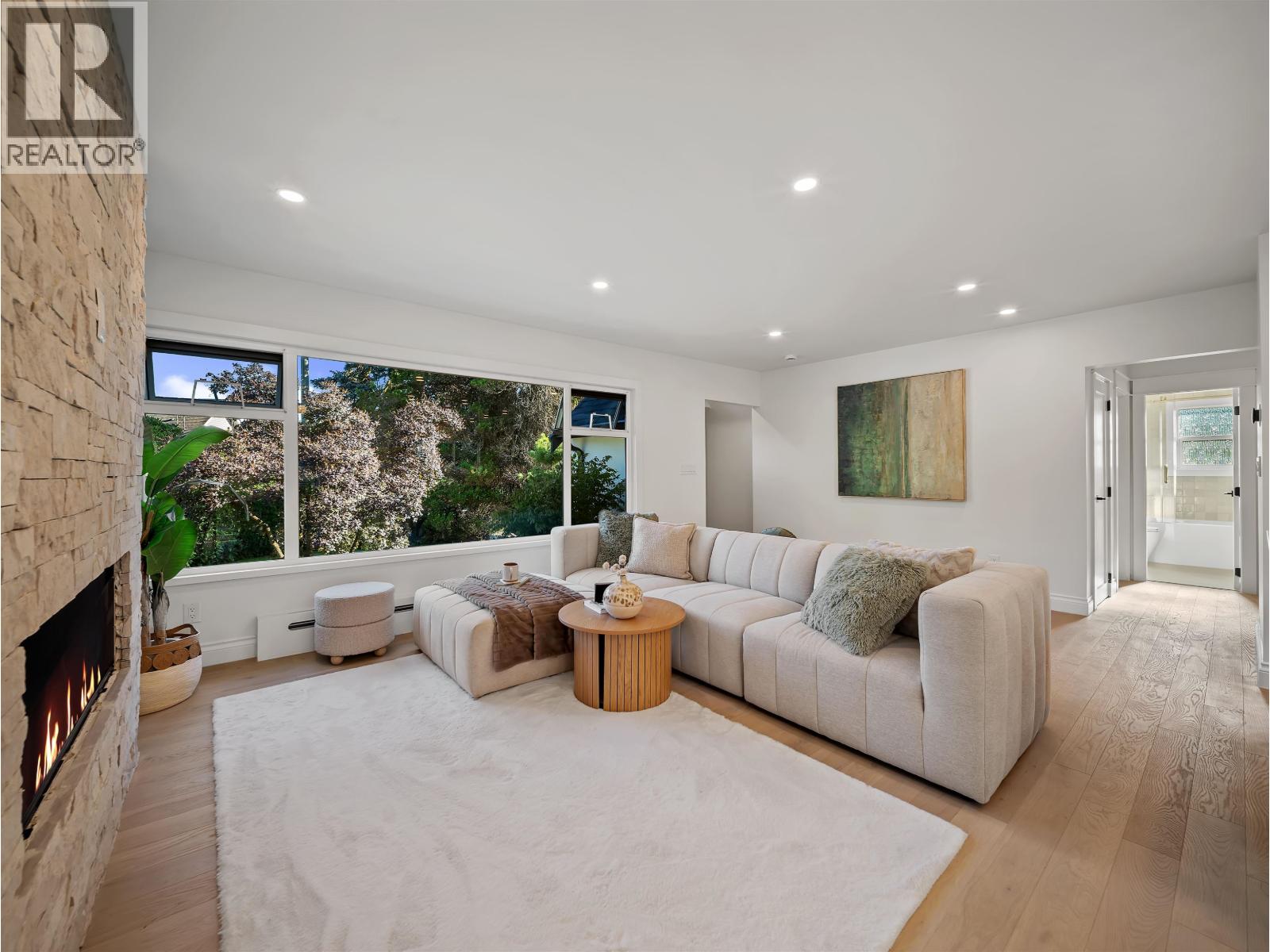 3975 Highland Boulevard Property Photo 2