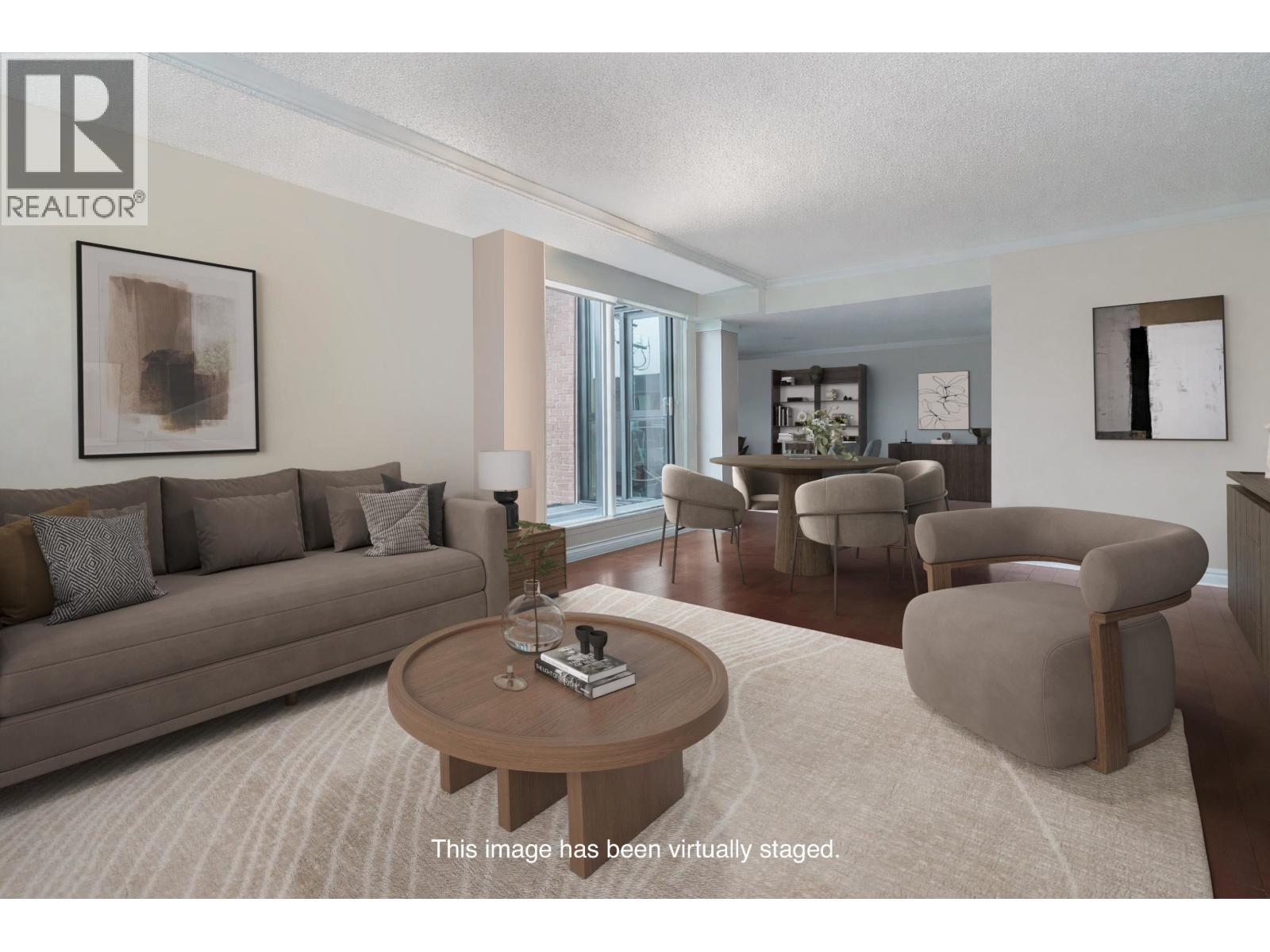 508 1350 View Crescent Property Photo 8
